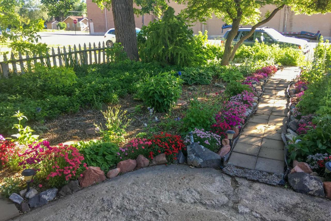 Cozy And Vintage Cedar City Apartment With Fire Pit! Esterno foto